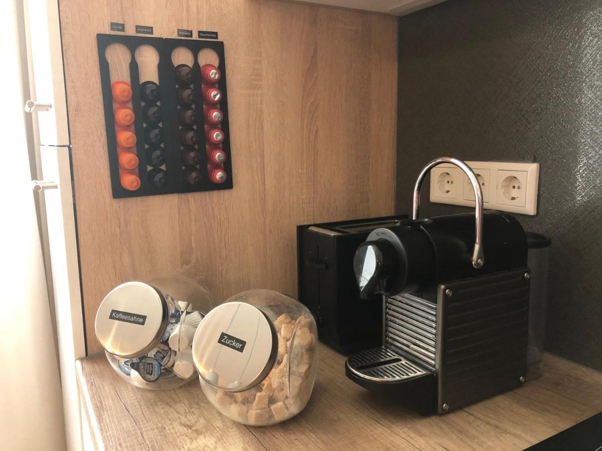 Am City Apartment 24H Self-Check-In, Free Parking, U-Bahn 350M, Netflix Нюрнберг Экстерьер фото